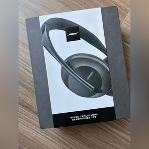 Bose Noise Cancelling Headphones 700